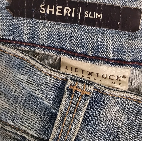 NYDJ Light Wash Jeans Sheri Slim - Picture 3 of 7